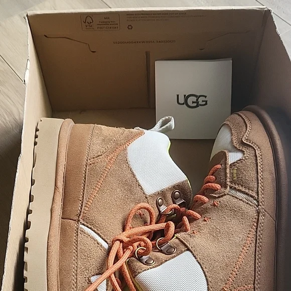 UGG W Highland High Heritage Hiking Boots size 8 - Picture 6 of 8